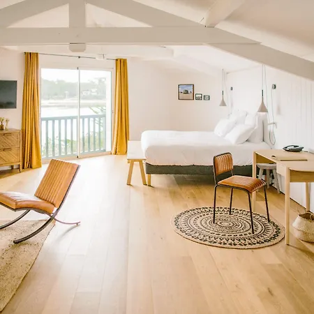 Les Hortensias Du - Fontenille Collection Hotel 4*
