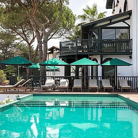 Les Hortensias Du - Fontenille Collection Hotel