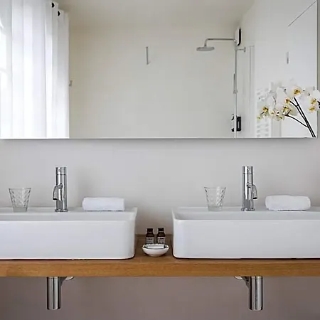Les Hortensias Du - Fontenille Collection Hotel 4*
